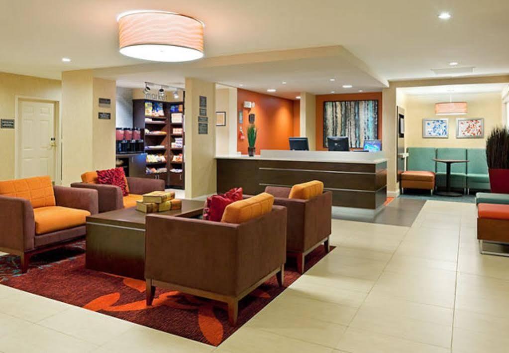 Residence Inn Boston Дедам Екстериор снимка